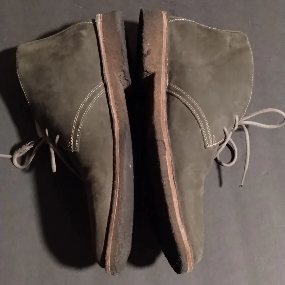 Murphy Donnelson Sheepskin men's gray Suede Chukka Boot Sz 9 Good condition
